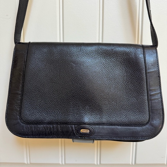 Vintage Bally Black Pebble Leather Shoulder Purse. 10.5” by 7” by 3” - Picture 2 of 8